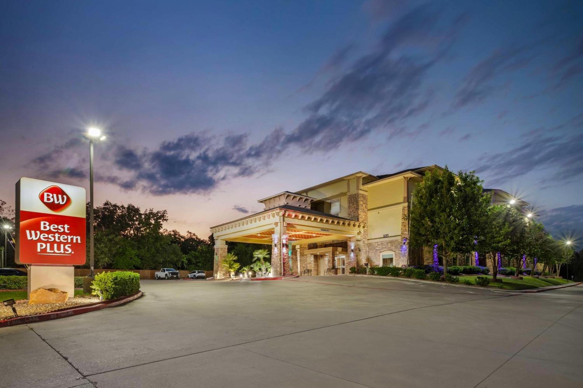 Best Western Plus Goliad Inn & Suites Exterior foto